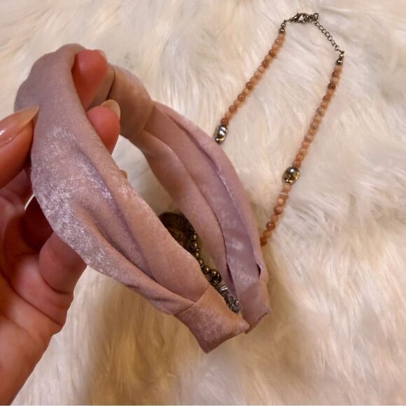 ᴘɪɴᴋ ᴄᴏɪɴ ɴᴇᴄᴋʟᴀᴄᴇ ᴀɴᴅ ʜᴇᴀᴅʙᴀɴᴅ ꜱᴇᴛ - Picture 9 of 15